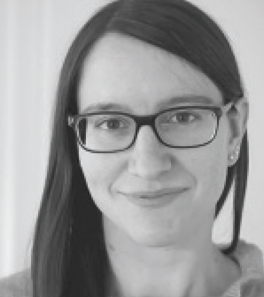 Theresa Lutz headshot