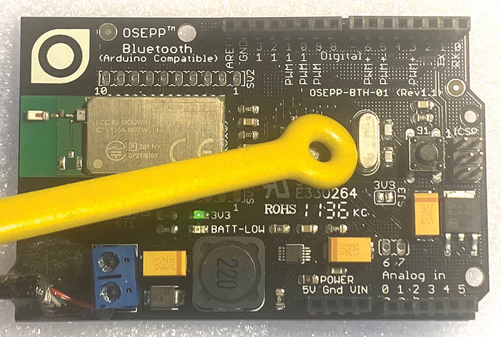 Using the medium-sized H-field probe to characterize the 16 MHz clock harmonics. These narrow band harmonics extend past 500 MHz.